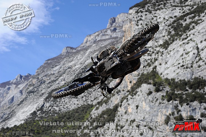 ROB_2474 (Copy).jpg